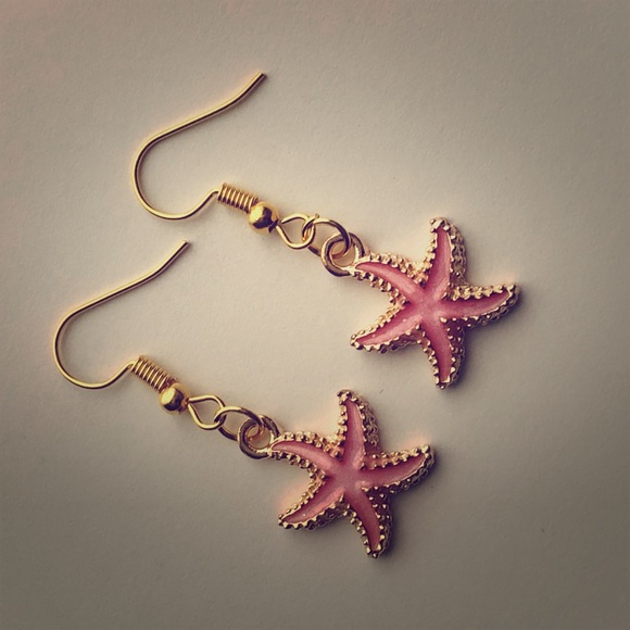 ➰Pretty Pink Starfish Earrings - Picture 3 of 3
